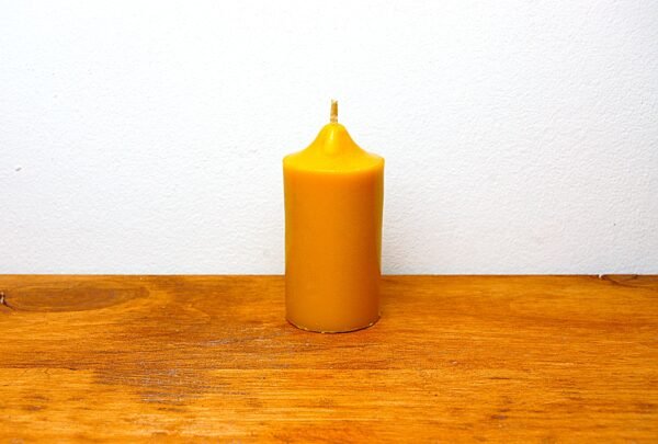 Vela decorativa luz de miel mediana